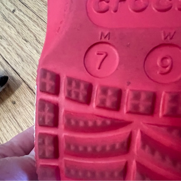 Coca Cola Coke Red Crocs Men’s 7 or Women’s 9 shoes - Picture 7 of 7